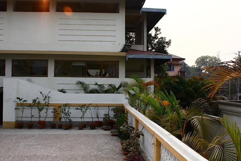 Marina'S Motel Bagdogra Εξωτερικό φωτογραφία